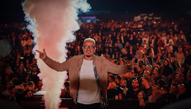 عمرو دياب والشاب المصفوع