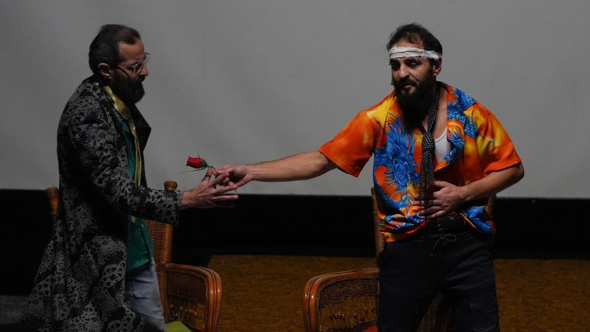 بعد جولات عالمية.. عرض اللاجئان المسرحي يعود لموطنه الأصلي