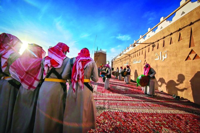 المنصة 100