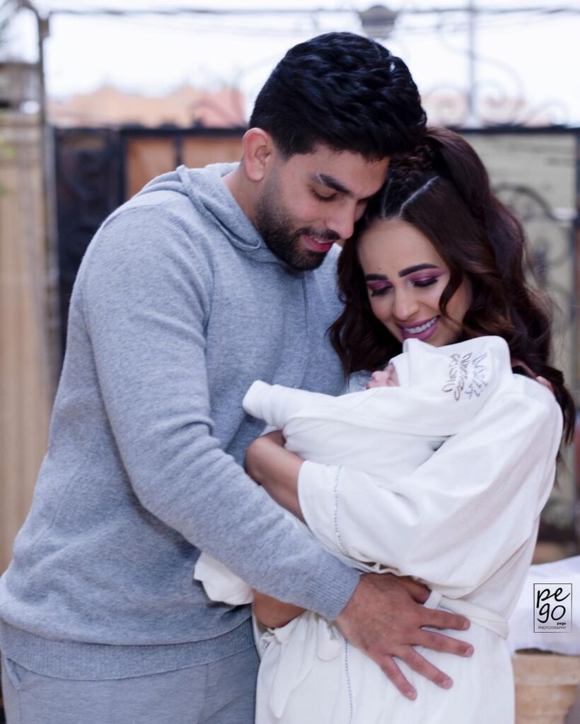 172864-رنا-سماحة-وزوجها-وابنها-1-820x1024 الفنانة رنا سماحة تكشف حقيقة خيانتها وتعرضها للضرب- فيديو