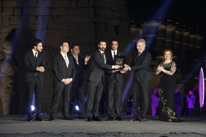 المنصة 100