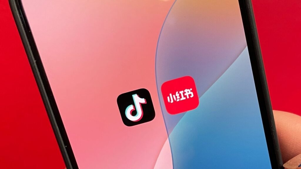 skynews-tiktok-rednote_6798785-1024x576 تطبيق صيني جديد يجذب الأمريكيين- تفاصيل