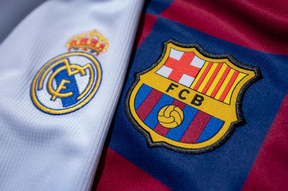 برشلونة يجرد ريال مدريد من الصدارة