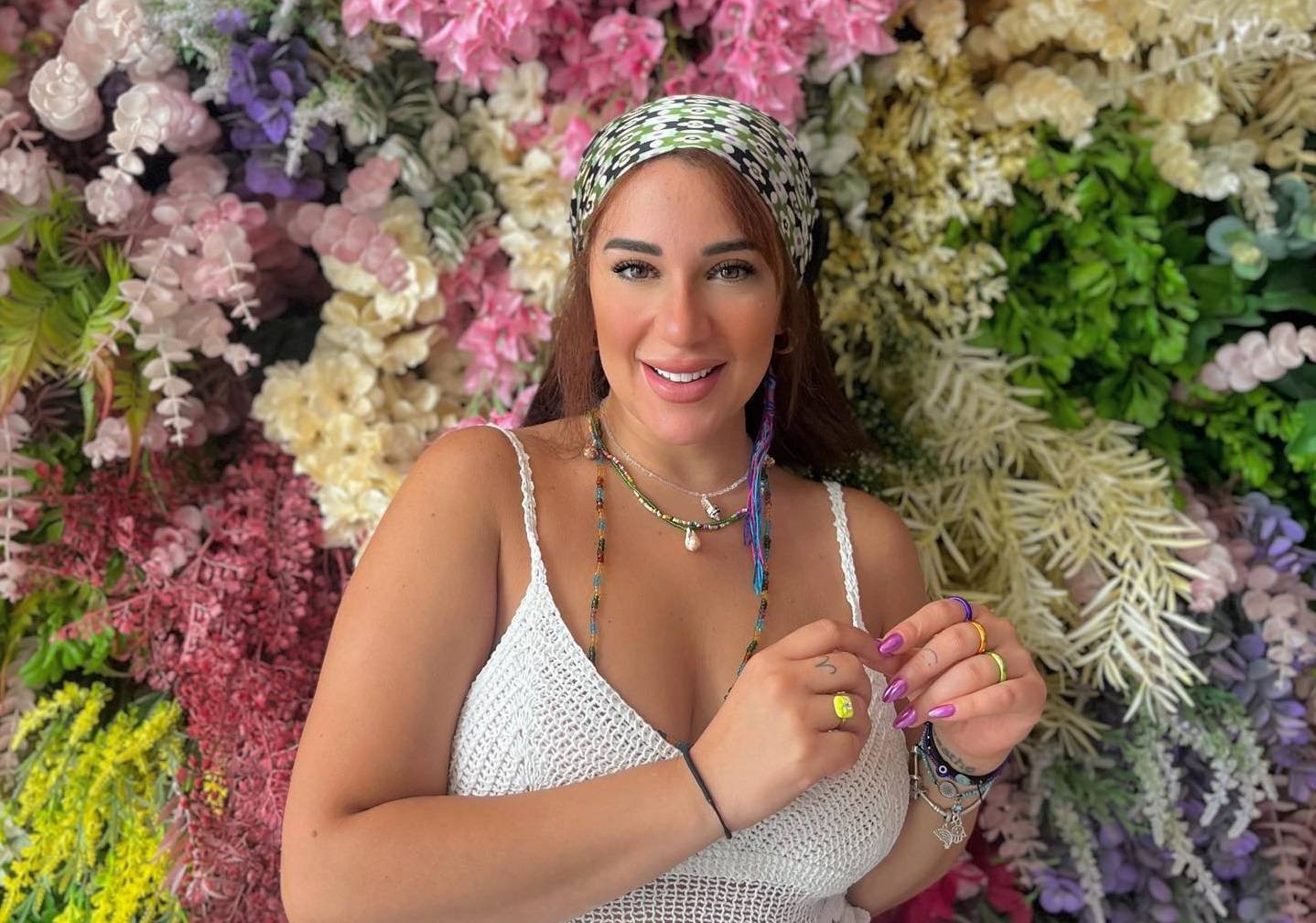 أسما شريف منير تعلن ارتباطها