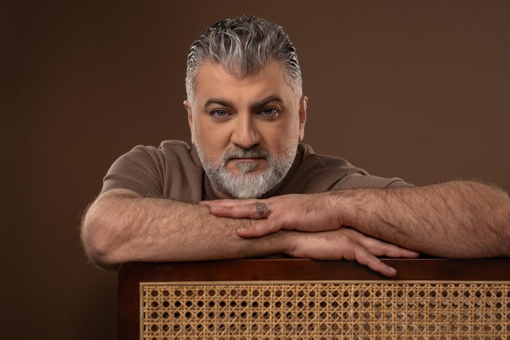 العراقي زياد يوسف يستعد لطرح أغنية خليجية عاطفية في العيد