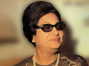 أول عرض مسرحي موسيقي عن حياة كوكب الشرق