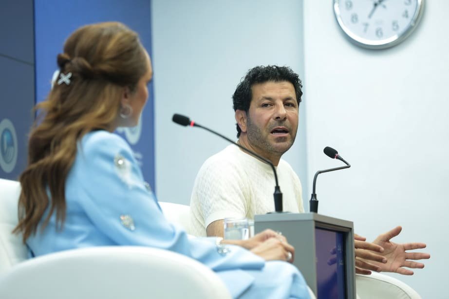 المنصة 100