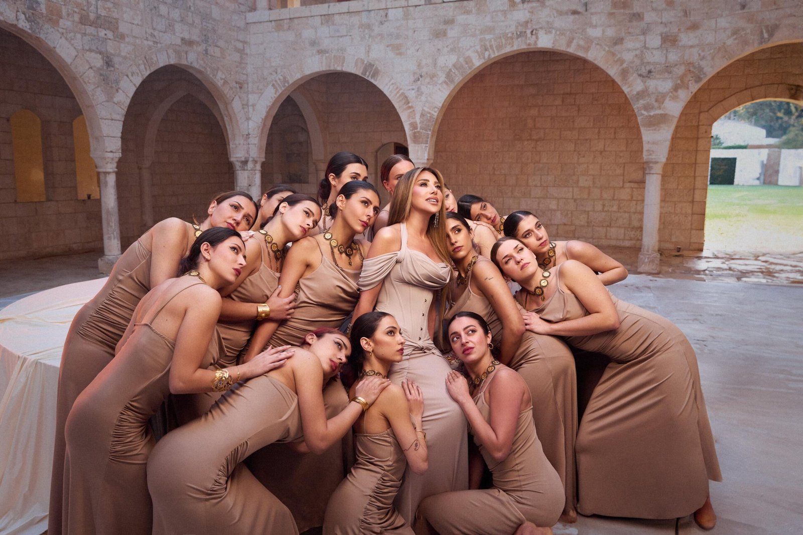 "زين الزين" تحصد الملايين لنجوى كرم