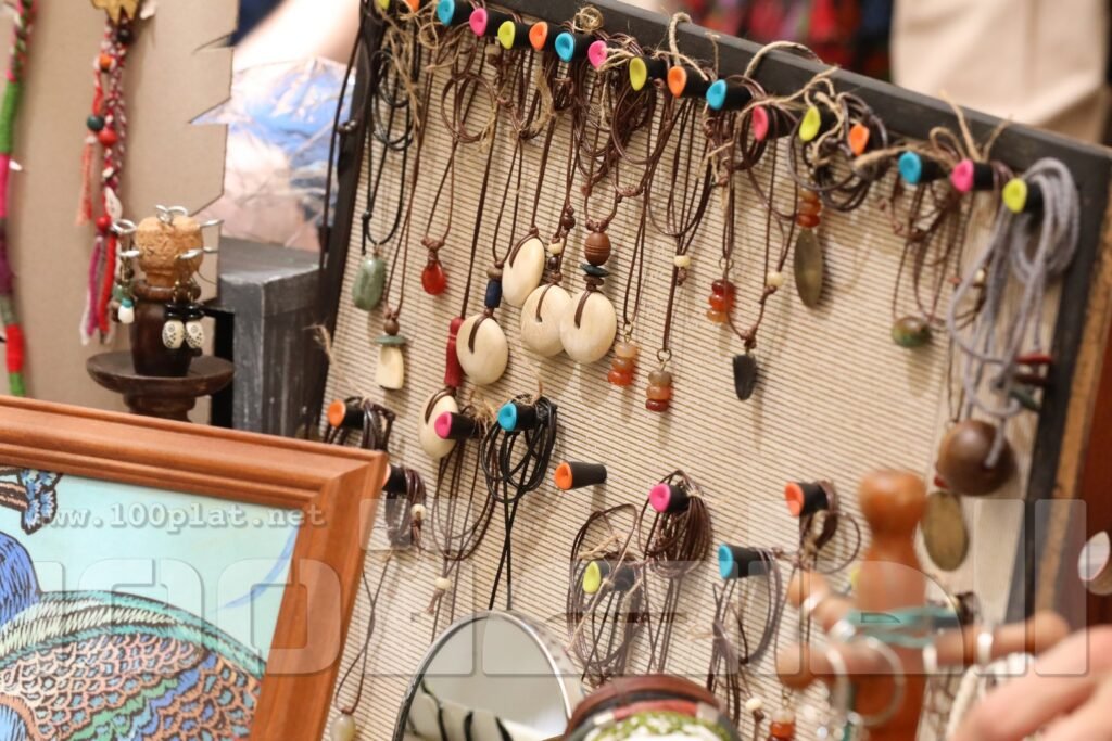Image00032-1024x683 الأردن.. سوق جارا منصة للإبداع العماني- صور