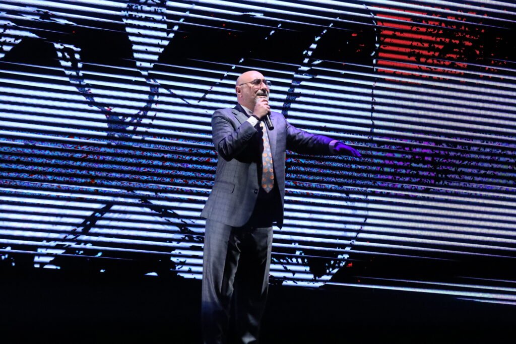 المنصة 100 