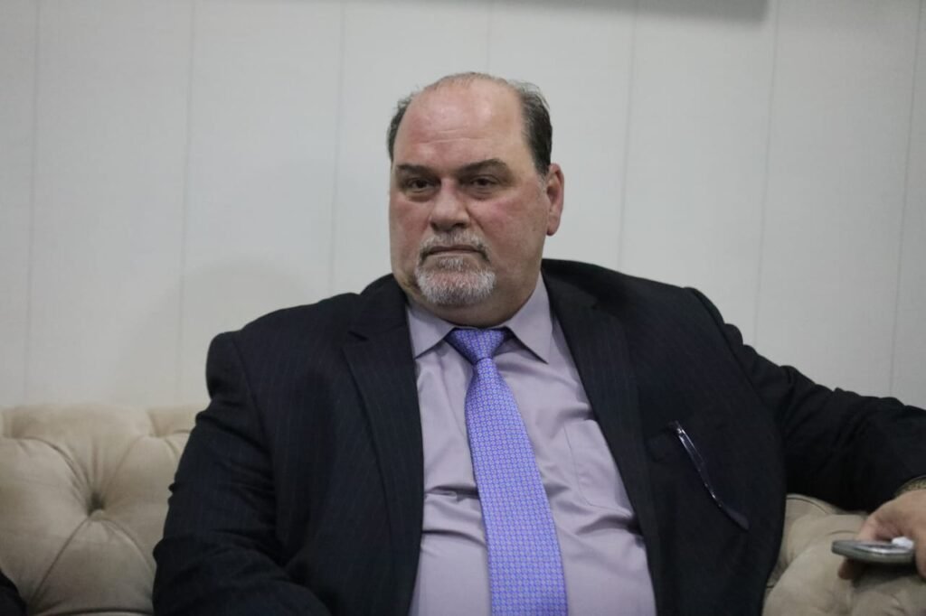 المنصة 100