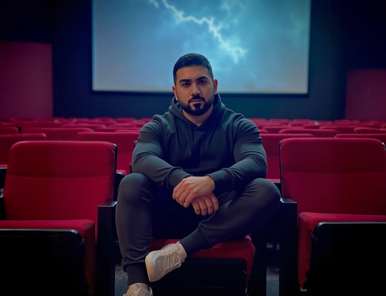 في أول تعاون مع "دوزان ميوزك" .. عمر يونس يفتتح مشواره بـ"لو عارف"
