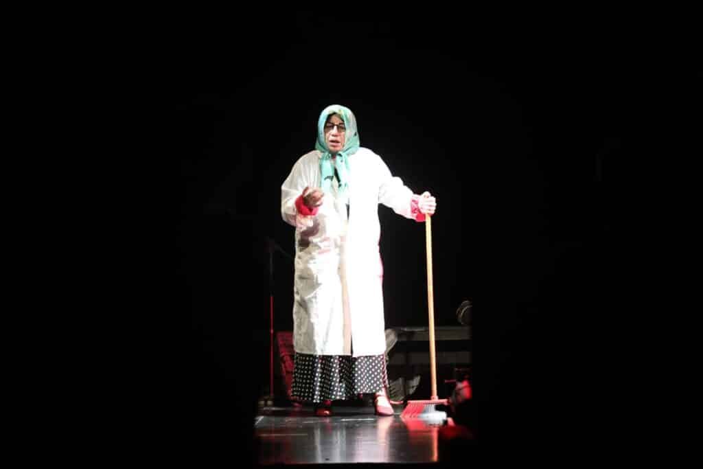 المنصة 100