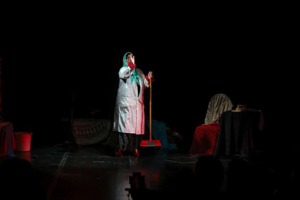 المنصة 100