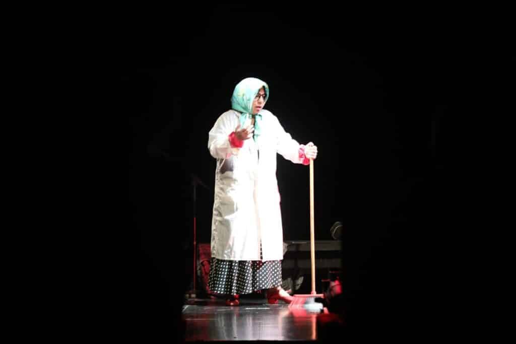 المنصة 100