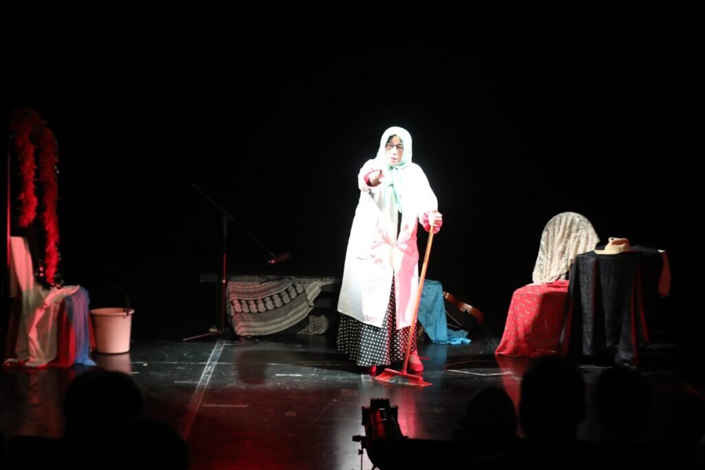 المنصة 100