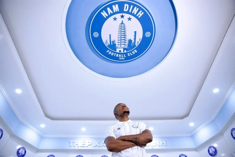 المنصة 100