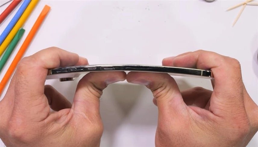 هل يصمد iPhone Air؟.. أنحف هواتف آبل يواجه تحديات غير متوقعة