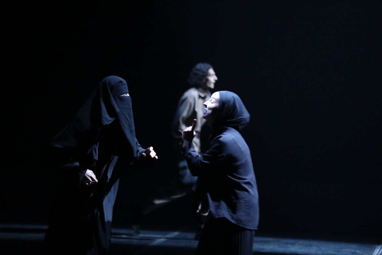 المنصة 100 