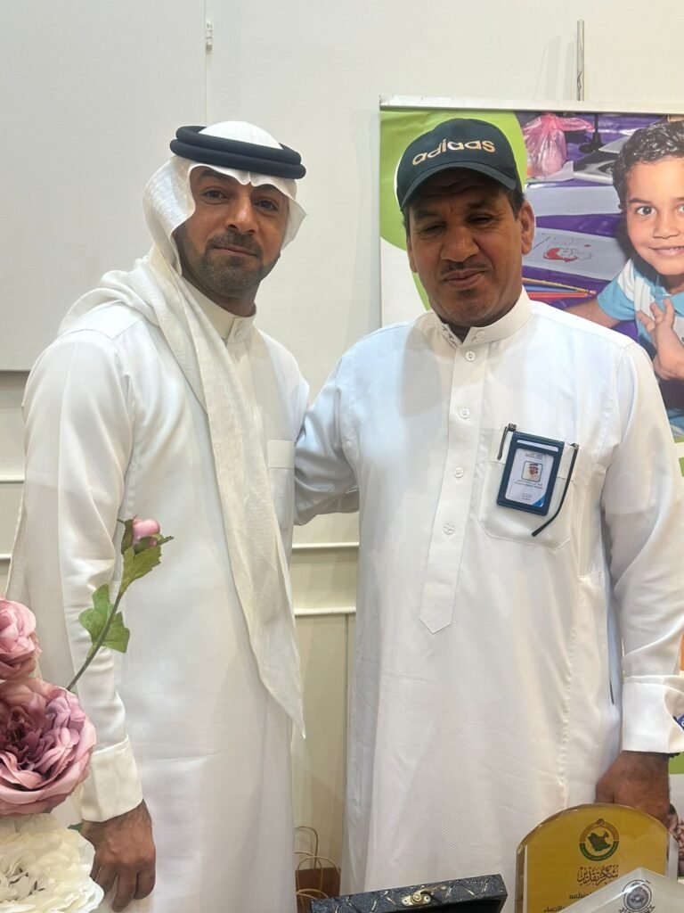 المنصة 100