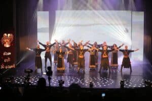 من خشبة الحياة إلى شاشة الذاكرة... تحية المسرح الأردني لأشرف طلفاح