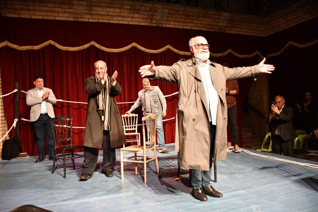 أهمس في أذني