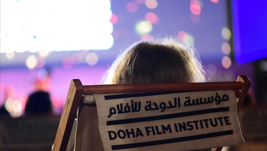 السينما في زمن الحرب تغيّر خريطة السينما… من السجادة الحمراء إلى الشاشة الرقمية هل بدأ عصر الفن بلا حدود؟