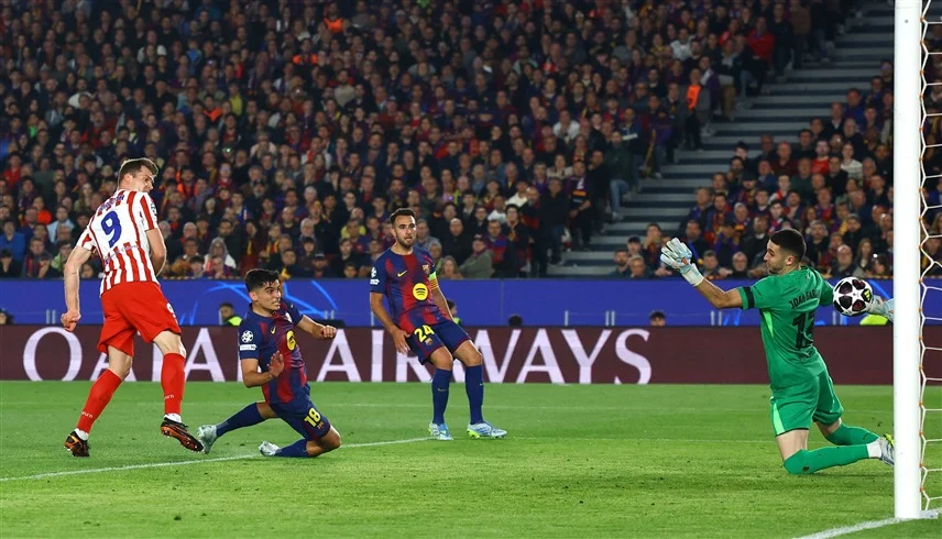 "أبطال أوروبا".. أتلتيكو مدريد يصعق برشلونة بثنائية في كامب نو