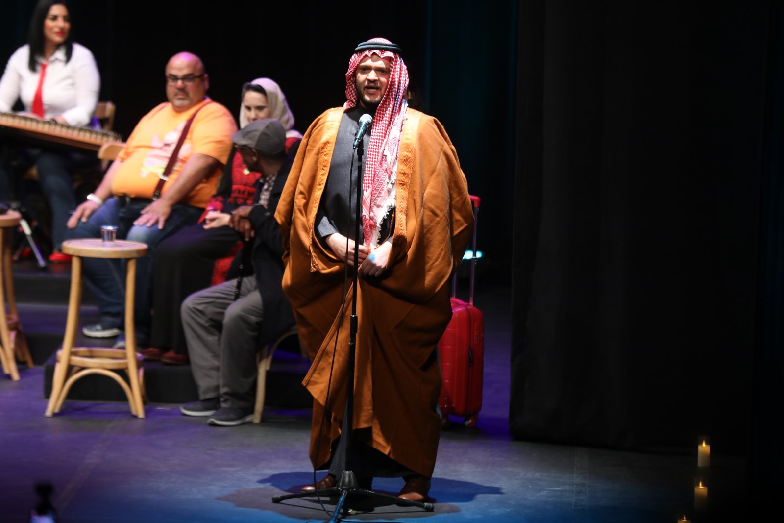 المنصة 100 