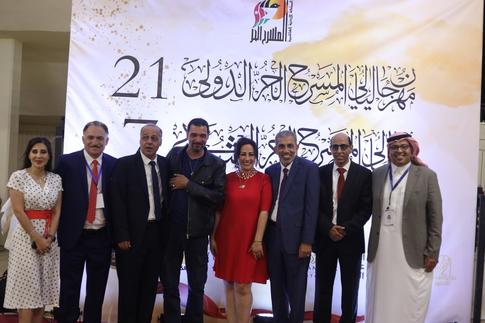 المنصة 100 