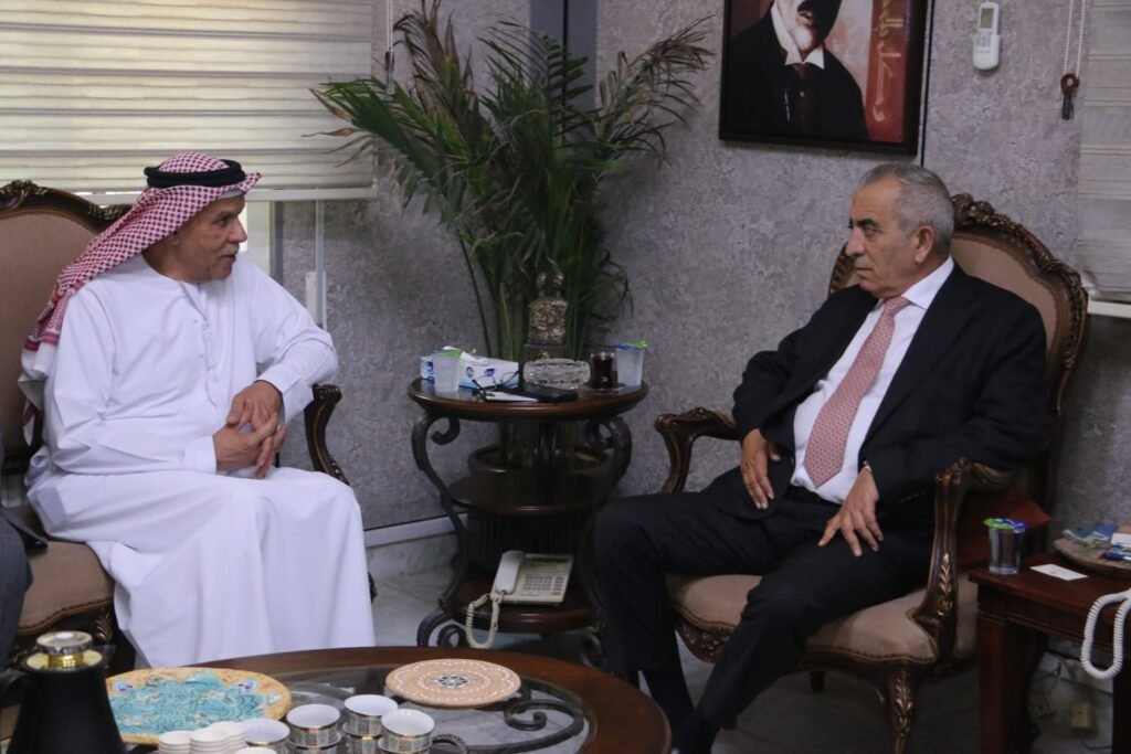 المنصة 100 