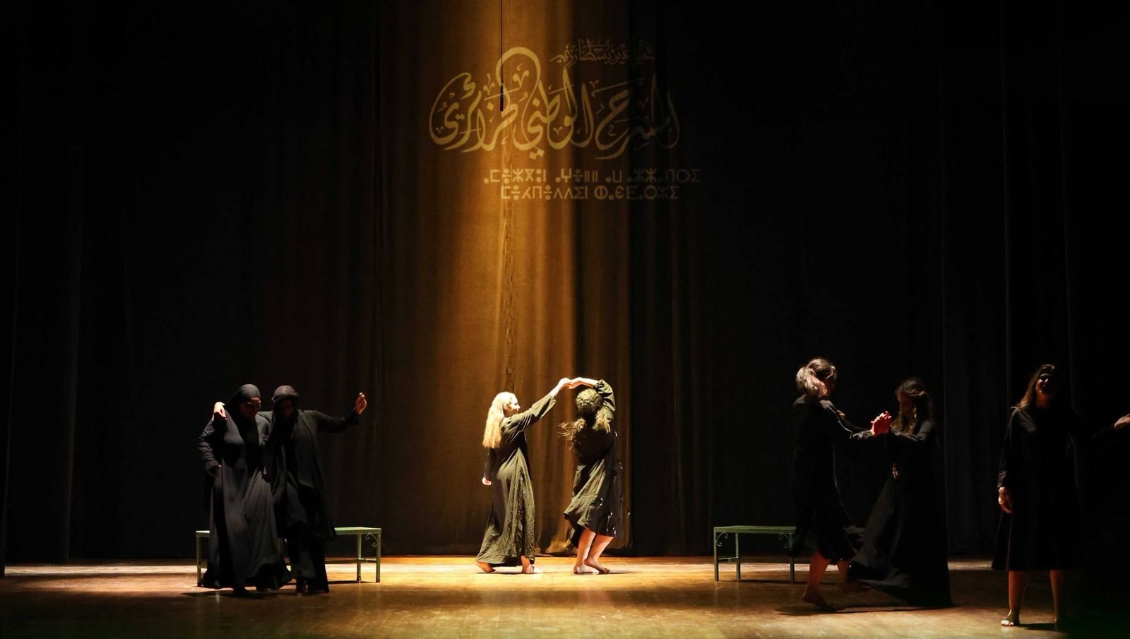 المنصة 100 