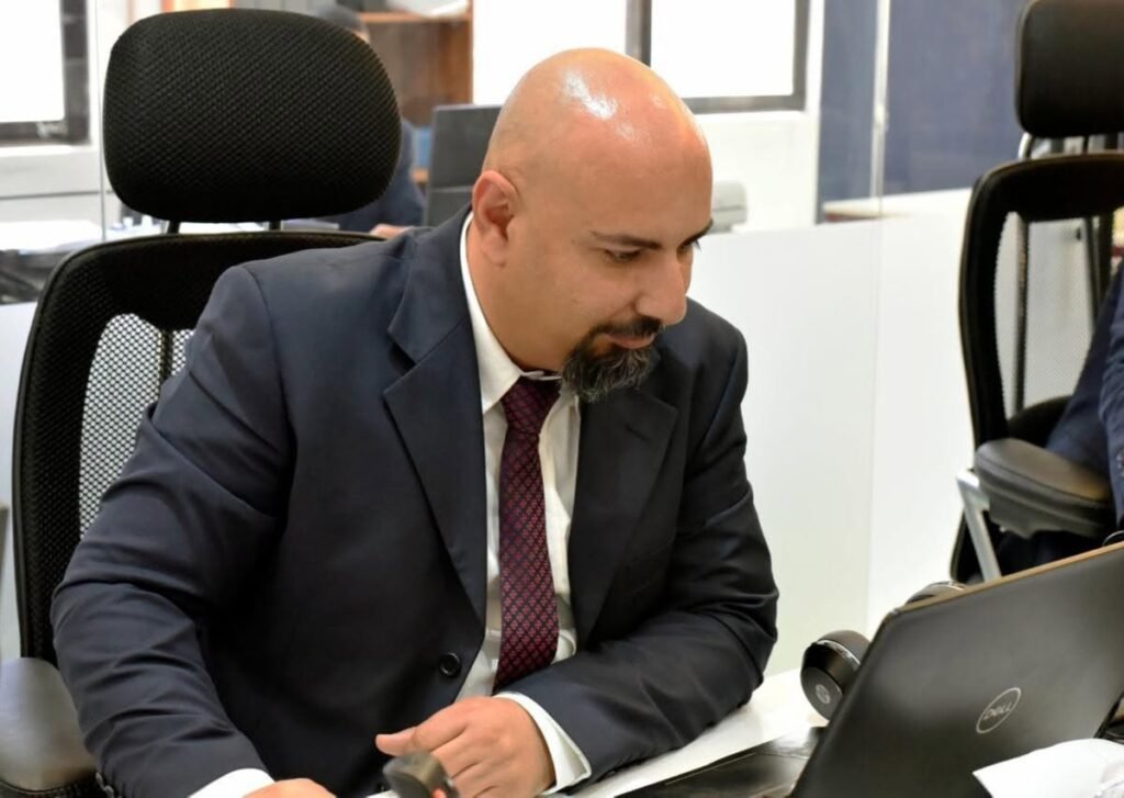 المنصة 100 