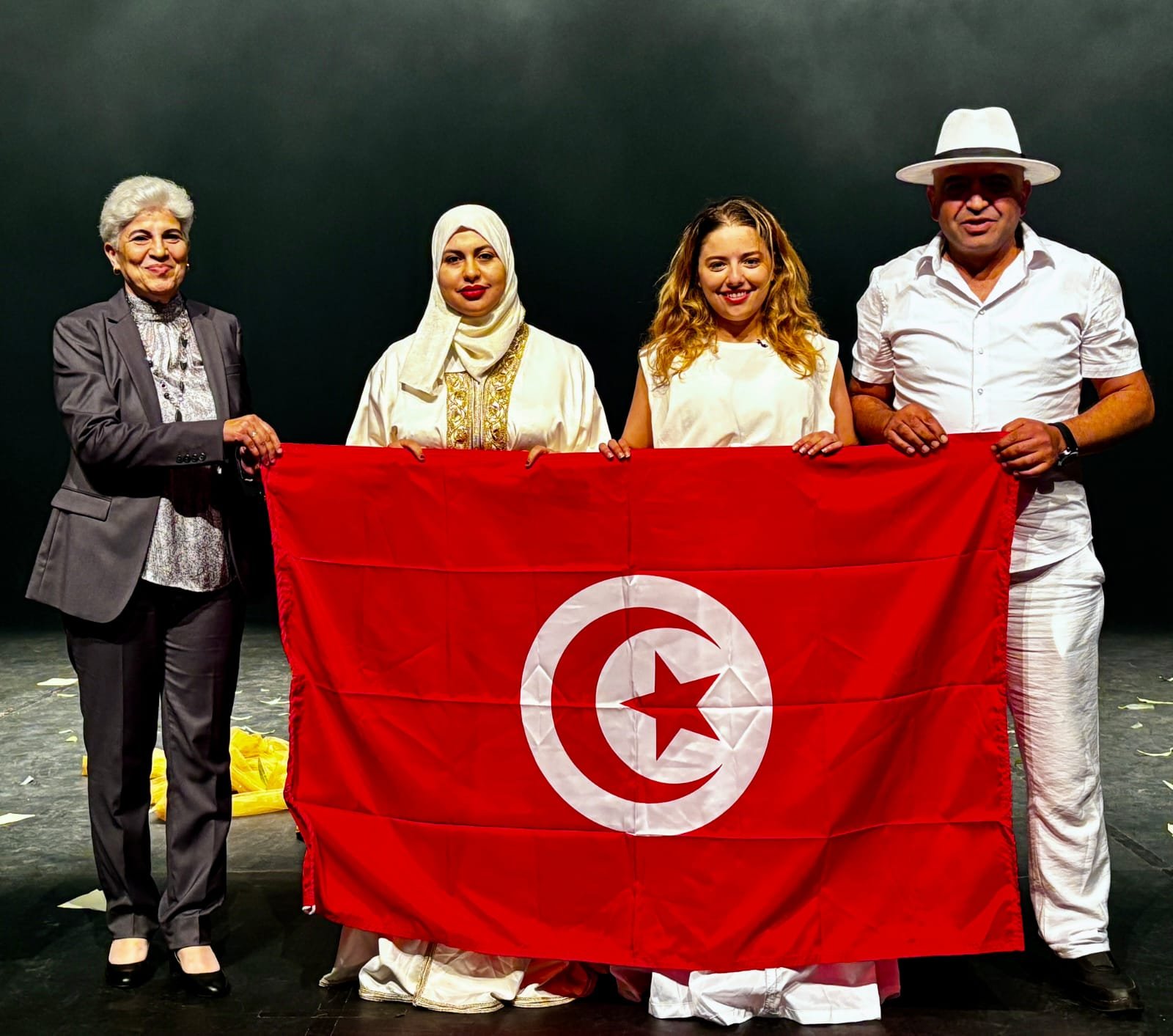 قفص التونسية في مهرجان جرش بلاغة الجسد في تفكيك سجون الذات