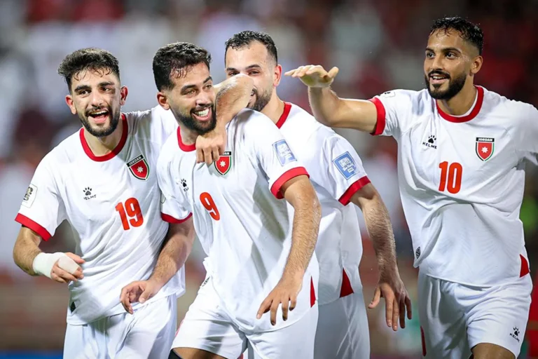 المنصة 100 