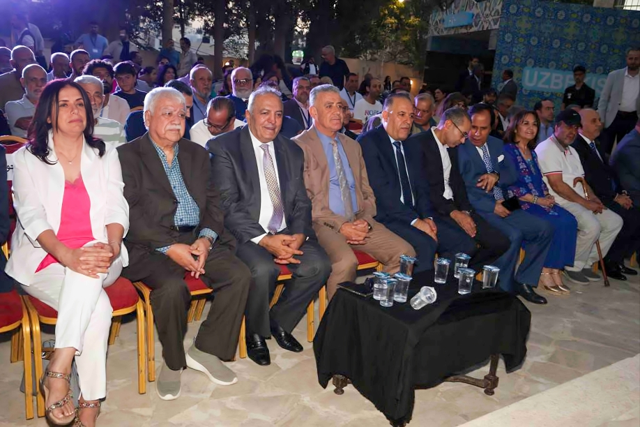 عندما تعزف الموسيقى بجوار الموت هل نسي المسرح كيف يُودّع؟
