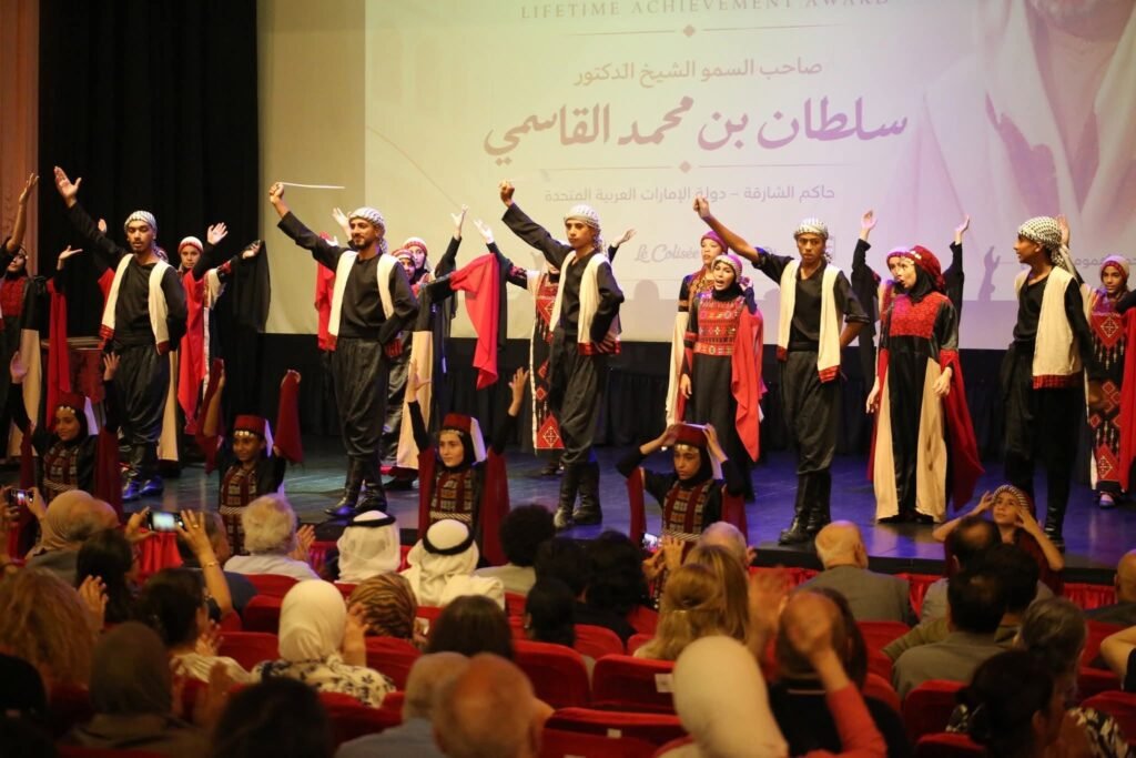 المنصة 100 