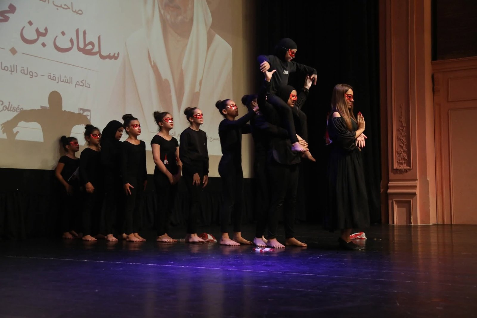 المنصة 100 